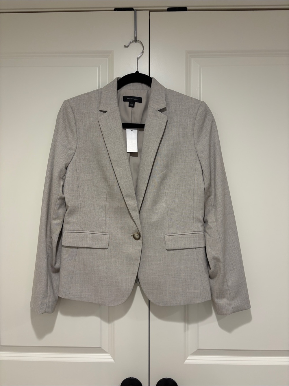 Ann Taylor Beige Single-Button Notch Lapel Blazer
